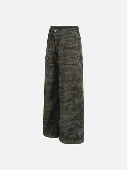 DAXUEN Wide-leg cargo pants in camouflage pattern