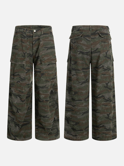 DAXUEN Wide-leg cargo pants in camouflage pattern