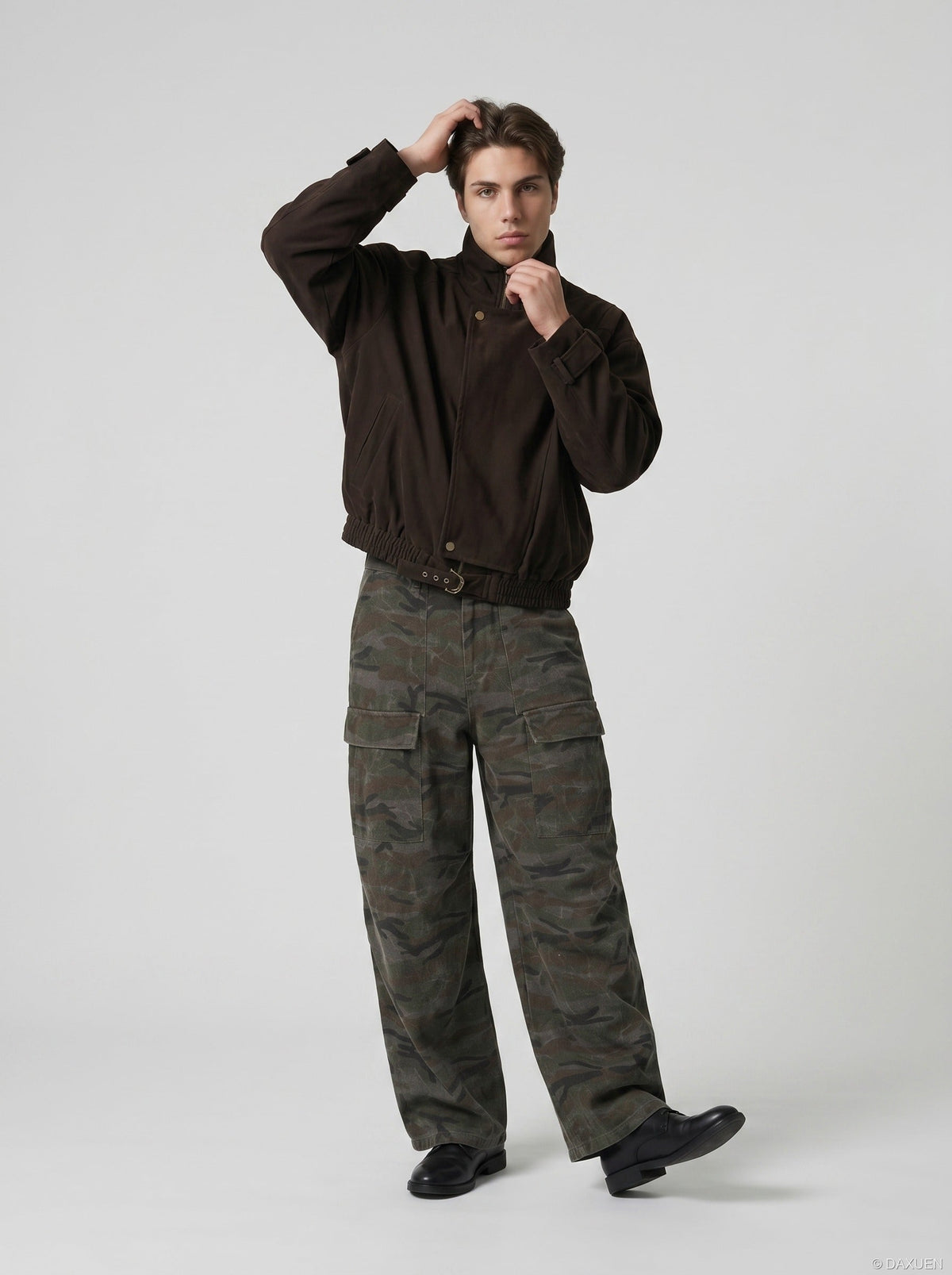 DAXUEN Wide-leg cargo pants in camouflage pattern — model photo