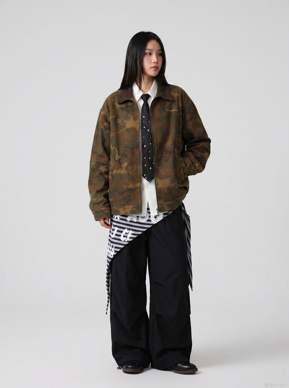 DAXUEN camouflage bomber jacket with corduroy collar — model photo