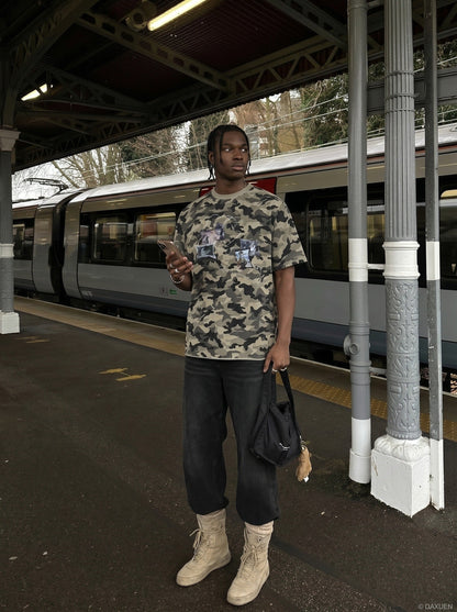 DAXUEN Camouflage graphic t-shirt with polaroid style print — model photo