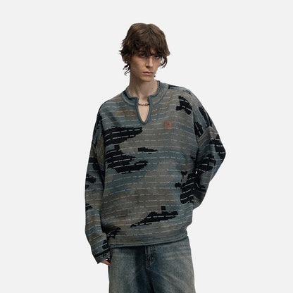 DAXUEN Oversized knitted sweater with camouflage pattern — model photo