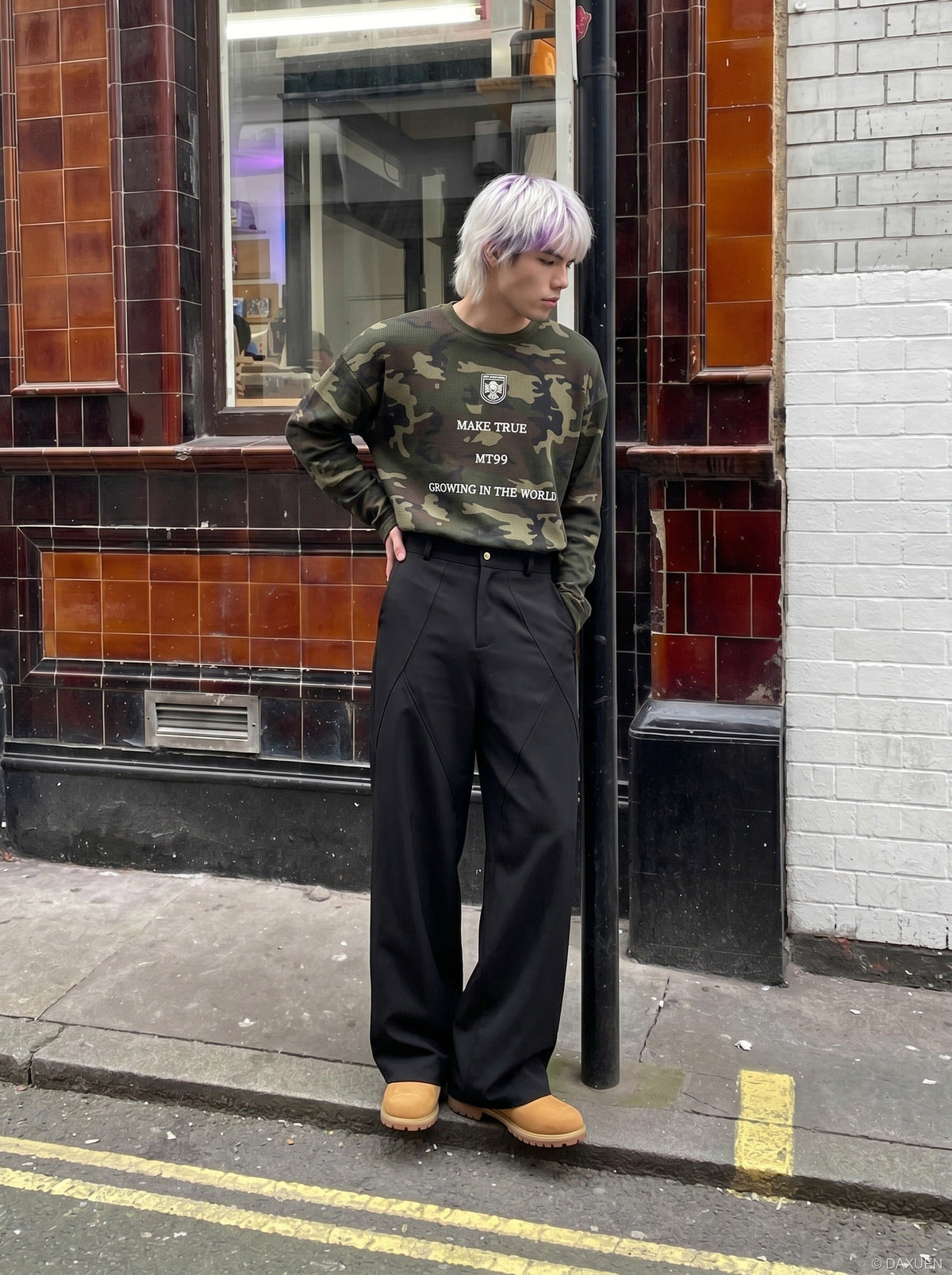 DAXUEN Camouflage long-sleeve top with graphics — model photo