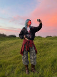 DAXUEN Camouflage wide-leg cargo jeans — model photo