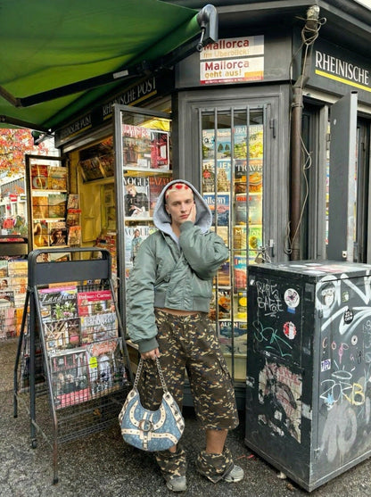 DAXUEN Camouflage wide-leg cargo shorts — model photo