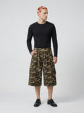 DAXUEN Camouflage wide-leg cargo shorts — model photo