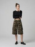 DAXUEN Camouflage wide-leg cargo shorts — model photo