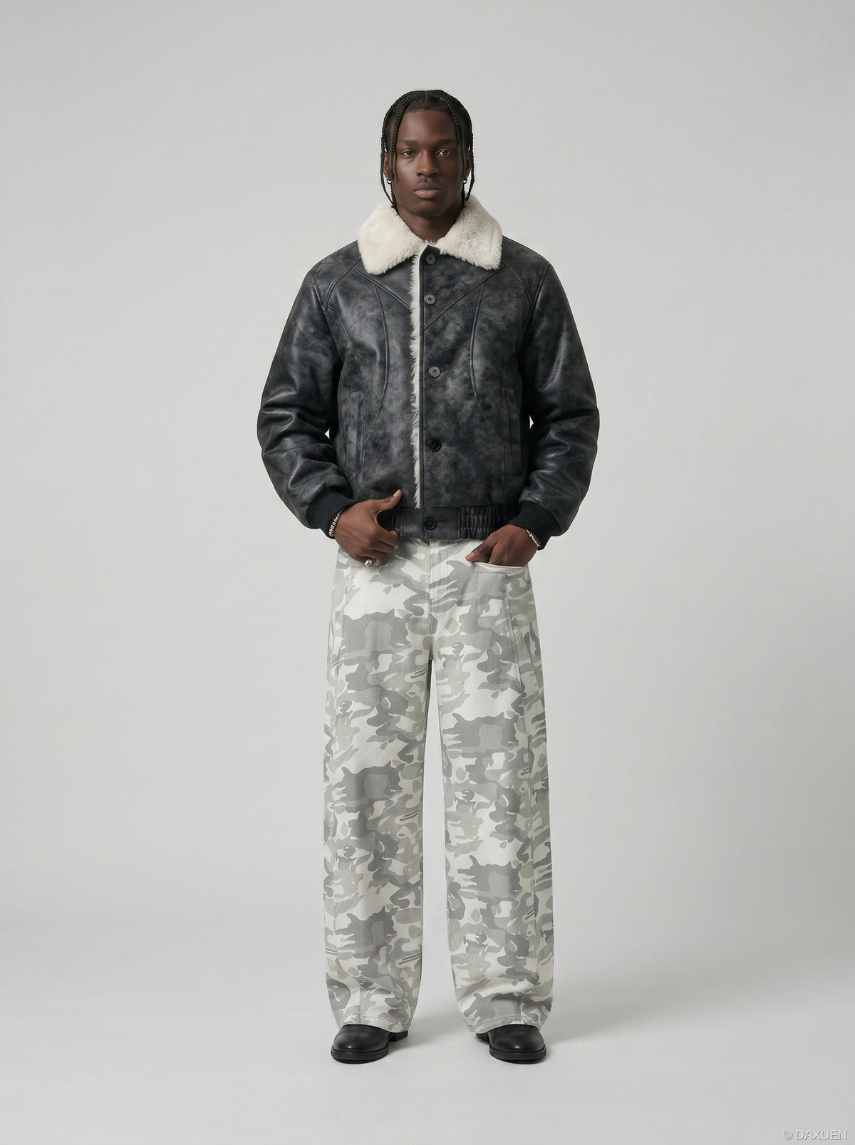 DAXUEN Wide-leg camouflage pants with pockets — model photo