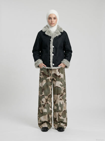DAXUEN Wide-leg camouflage pants with textured fabric — model photo