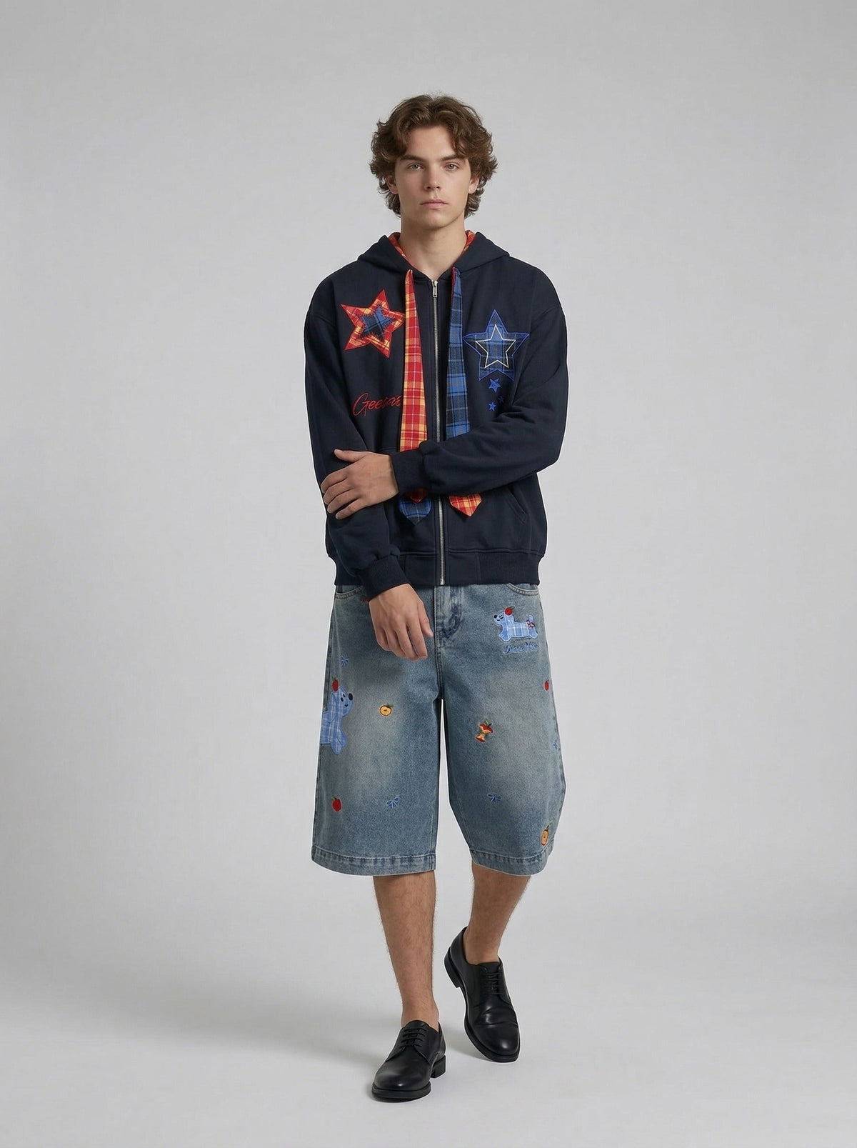 DAXUEN Wide-leg denim shorts with cartoon embroidery — model photo