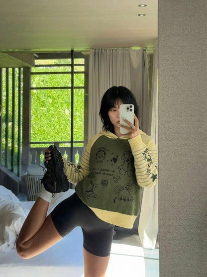 DAXUEN Hooded sweater with cartoon graphics and contrasting sleeves — model photo