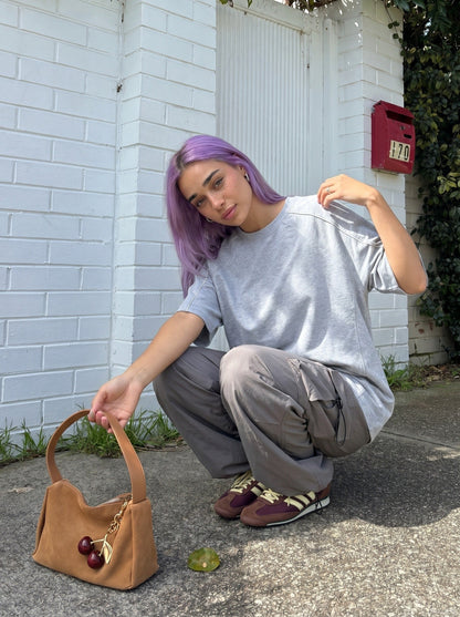 DAXUEN Oversized short-sleeved crew neck t-shirt — model photo