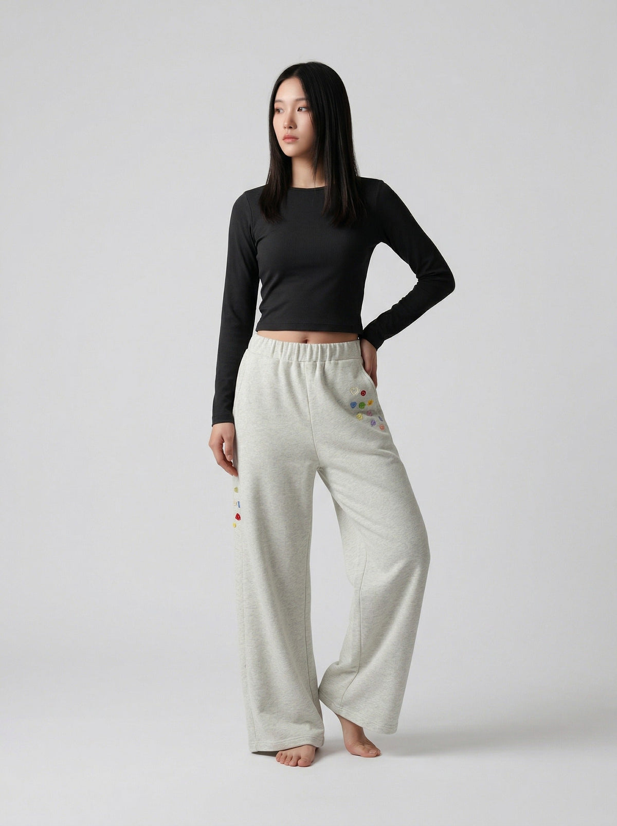 DAXUEN Women's casual wide-leg sweatpants in various styles — model photo