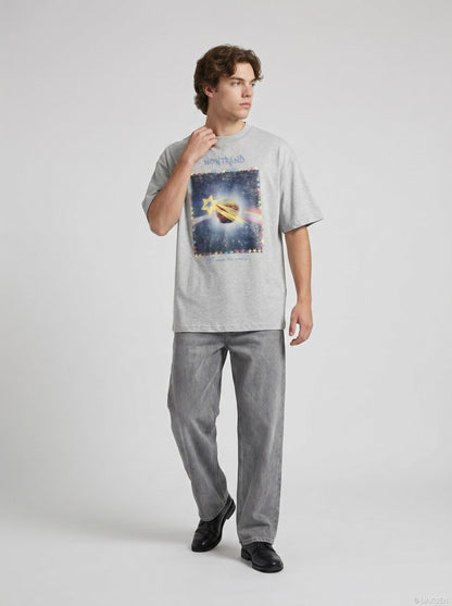 DAXUEN Oversized short-sleeve t-shirt with a celestial graphic — model photo