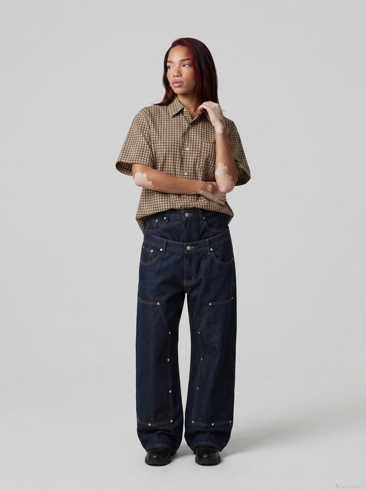 DAXUEN Checked button-up shirt with short sleeves — model photo