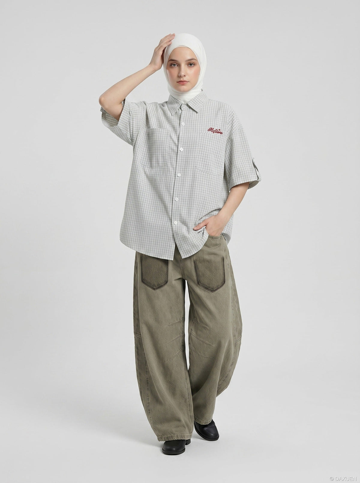 DAXUEN Short-sleeved plaid button-up shirt — model photo
