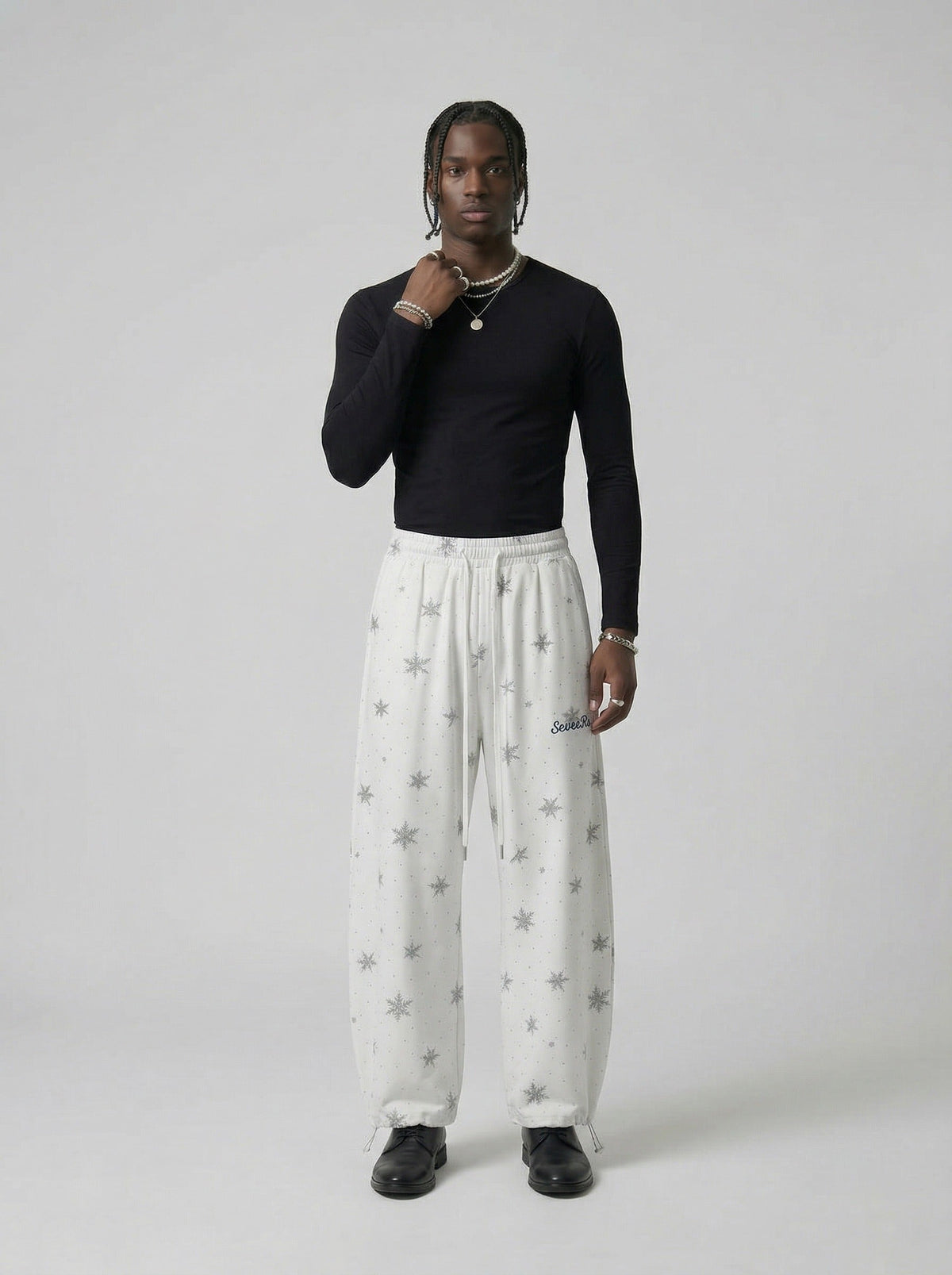 DAXUEN Wide-leg lounge pants with snowflake print — model photo