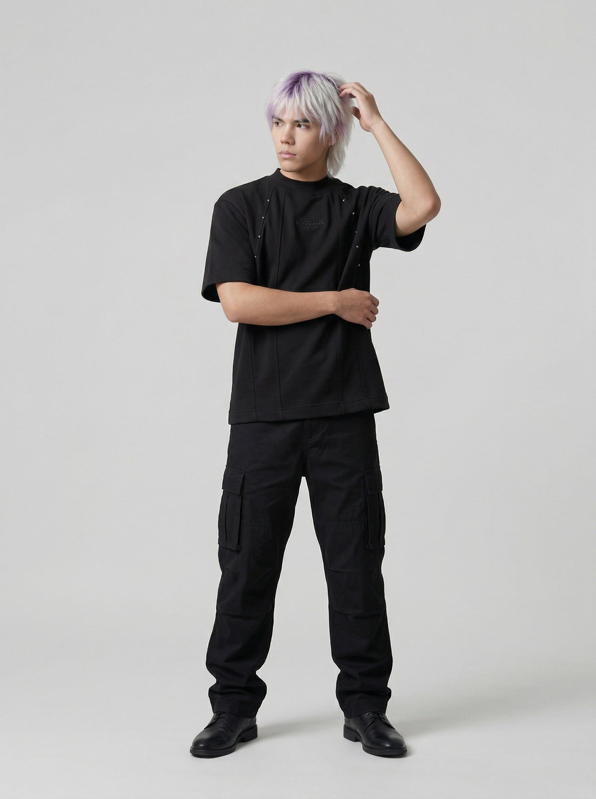 DAXUEN Relaxed-fit short-sleeved t-shirt with embroidery — model photo