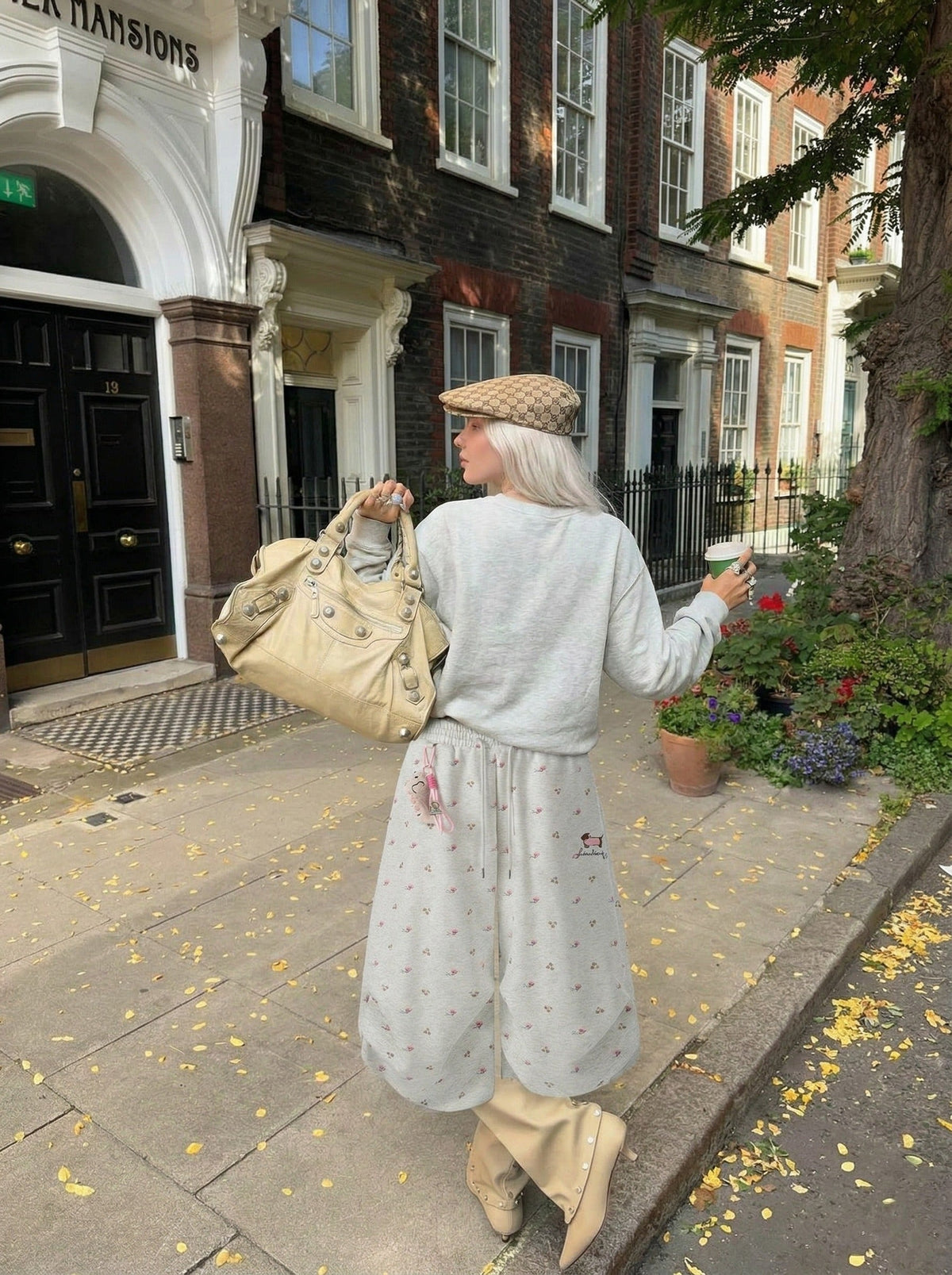 DAXUEN Wide-leg sweatpants with playful prints and embroidery — model photo
