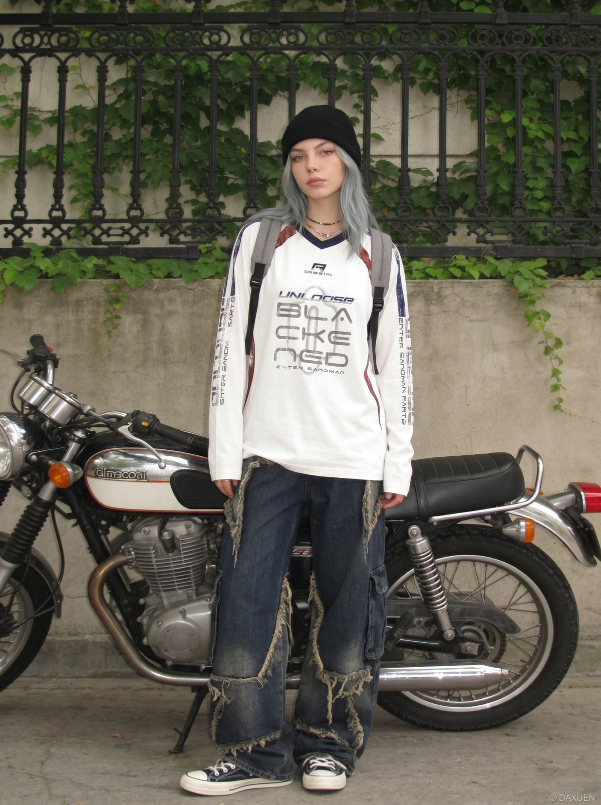 DAXUEN Color block long sleeve top with graphics — model photo