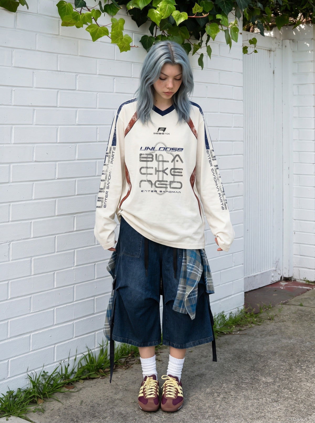 DAXUEN Color block long sleeve top with graphics — model photo