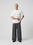 DAXUEN Contemporary zippered short-sleeved T-shirt — model photo