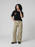 DAXUEN khaki wide-leg contrast-stitched pants — model photo
