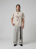 DAXUEN light beige contrasting-panel short-sleeve T-shirt — model photo