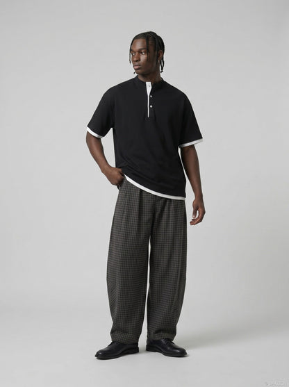 DAXUEN Relaxed fit short-sleeved t-shirt with contrasting trim — model photo