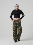 DAXUEN Cropped hooded long-sleeved top with graphics — model photo