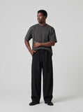 DAXUEN solid grey oversized curved-hem tee — model photo