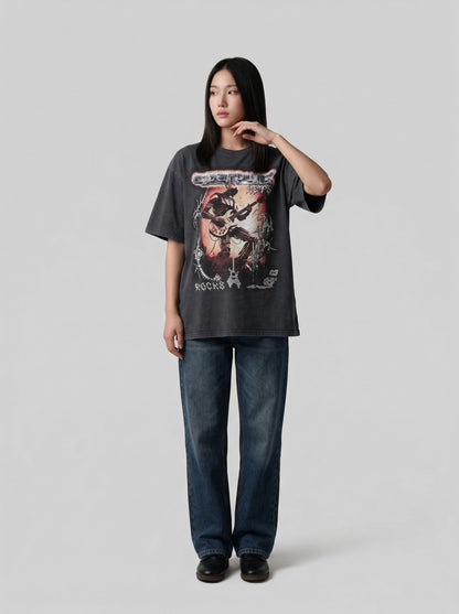 DAXUEN Short-sleeved loose-fit T-shirt with cyberpunk graphics — model photo
