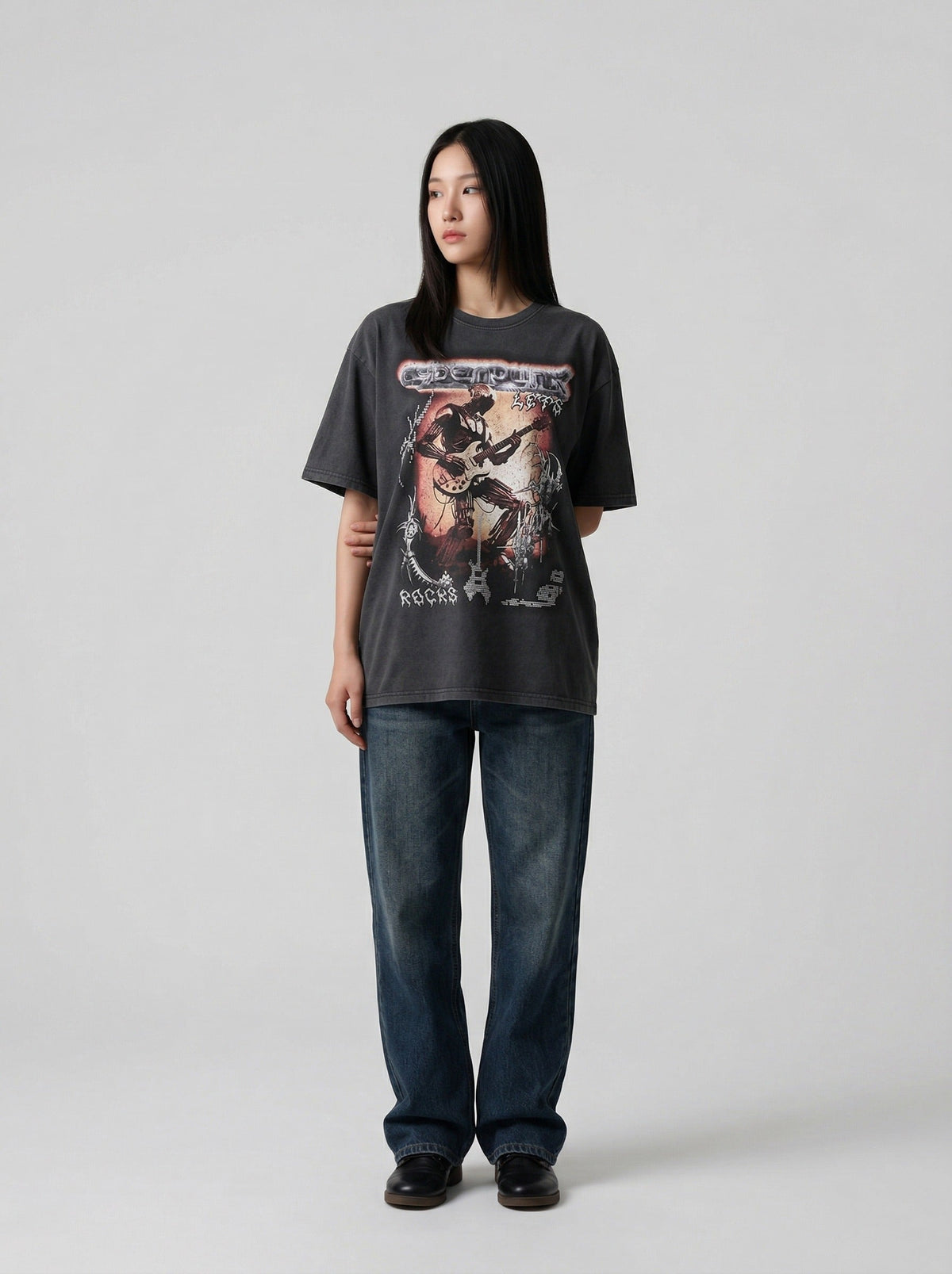 DAXUEN Short-sleeved loose-fit T-shirt with cyberpunk graphics — model photo