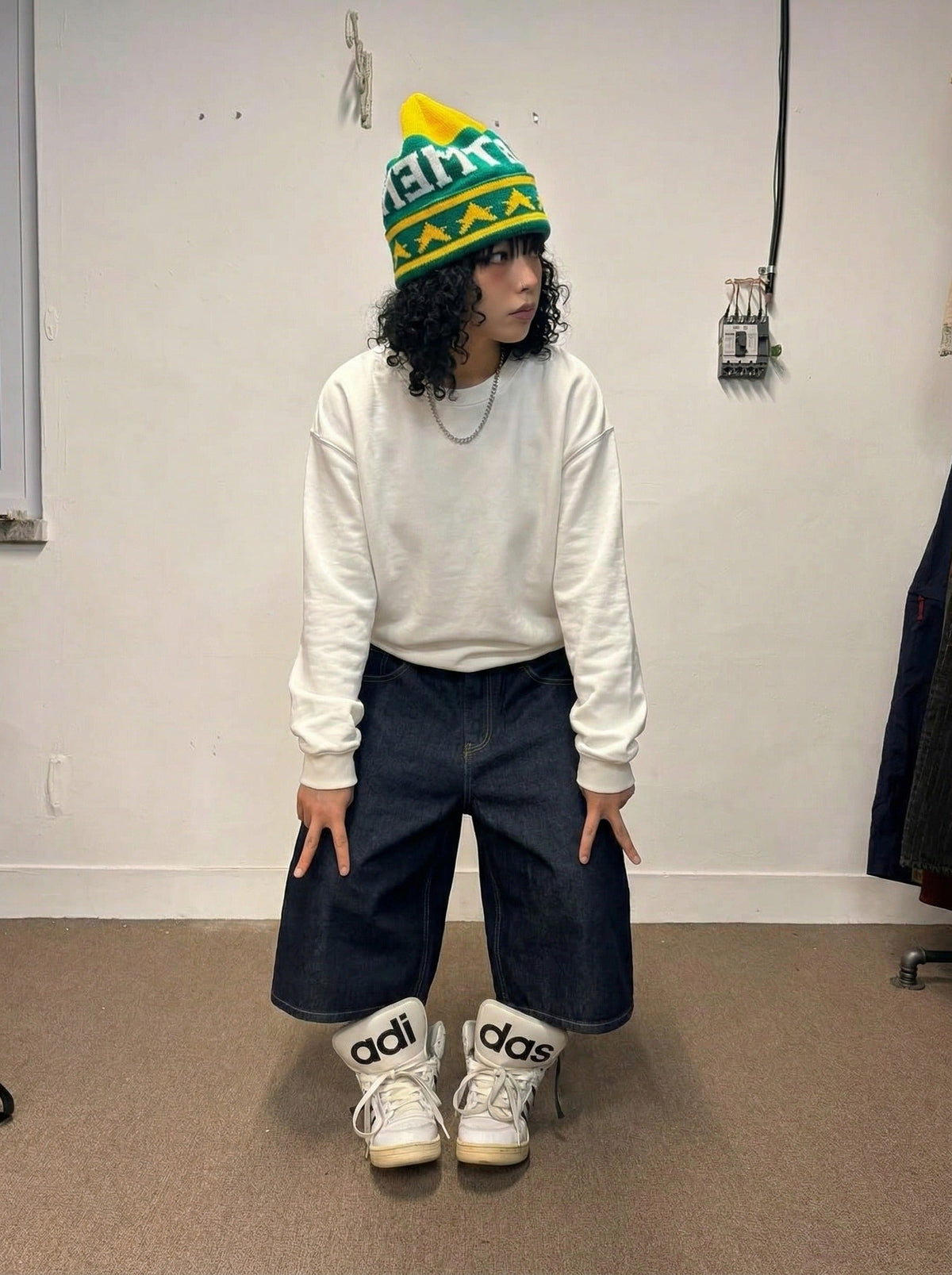 DAXUEN Dark indigo blue wide-leg cropped denim culottes — model photo