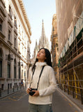 DAXUEN Lightweight hooded jacket with diagonal zipper — model photo
