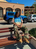 DAXUEN Desert landscape print short-sleeved graphic T-shirt — model photo