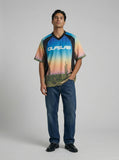 DAXUEN Desert landscape print short-sleeved graphic T-shirt — model photo