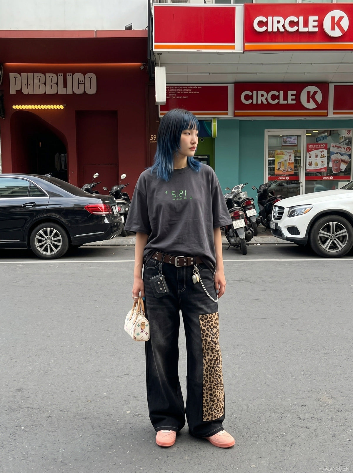 DAXUEN pink oversized digital clock graphic tee — model photo