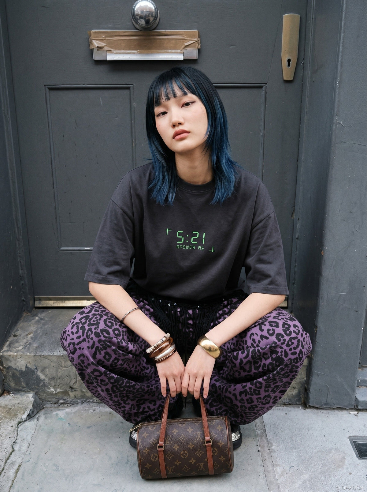 DAXUEN pink oversized digital clock graphic tee — model photo
