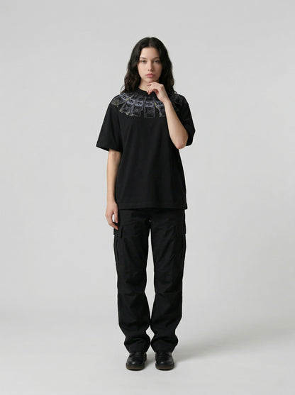 DAXUEN Short-sleeved graphic t-shirt with dollar bill print — model photo