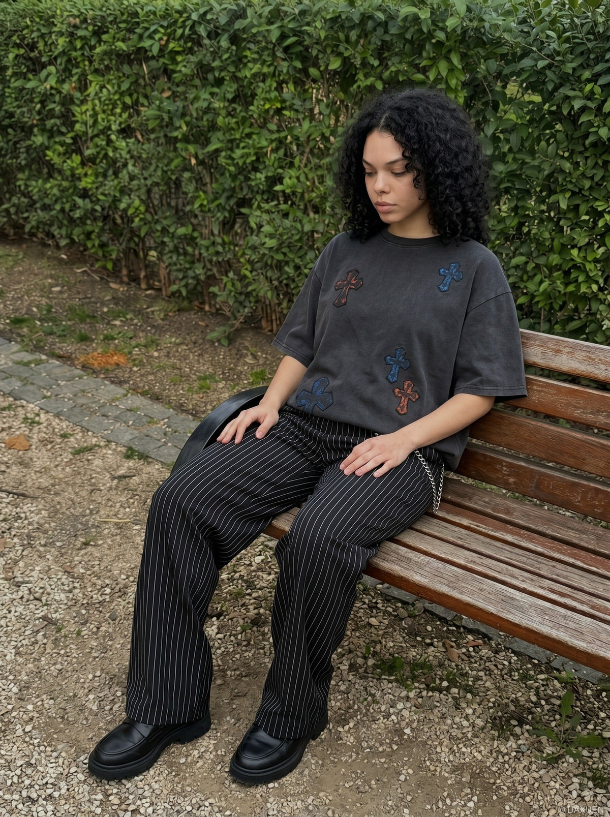 DAXUEN Distressed cross patch short-sleeved T-shirt — model photo