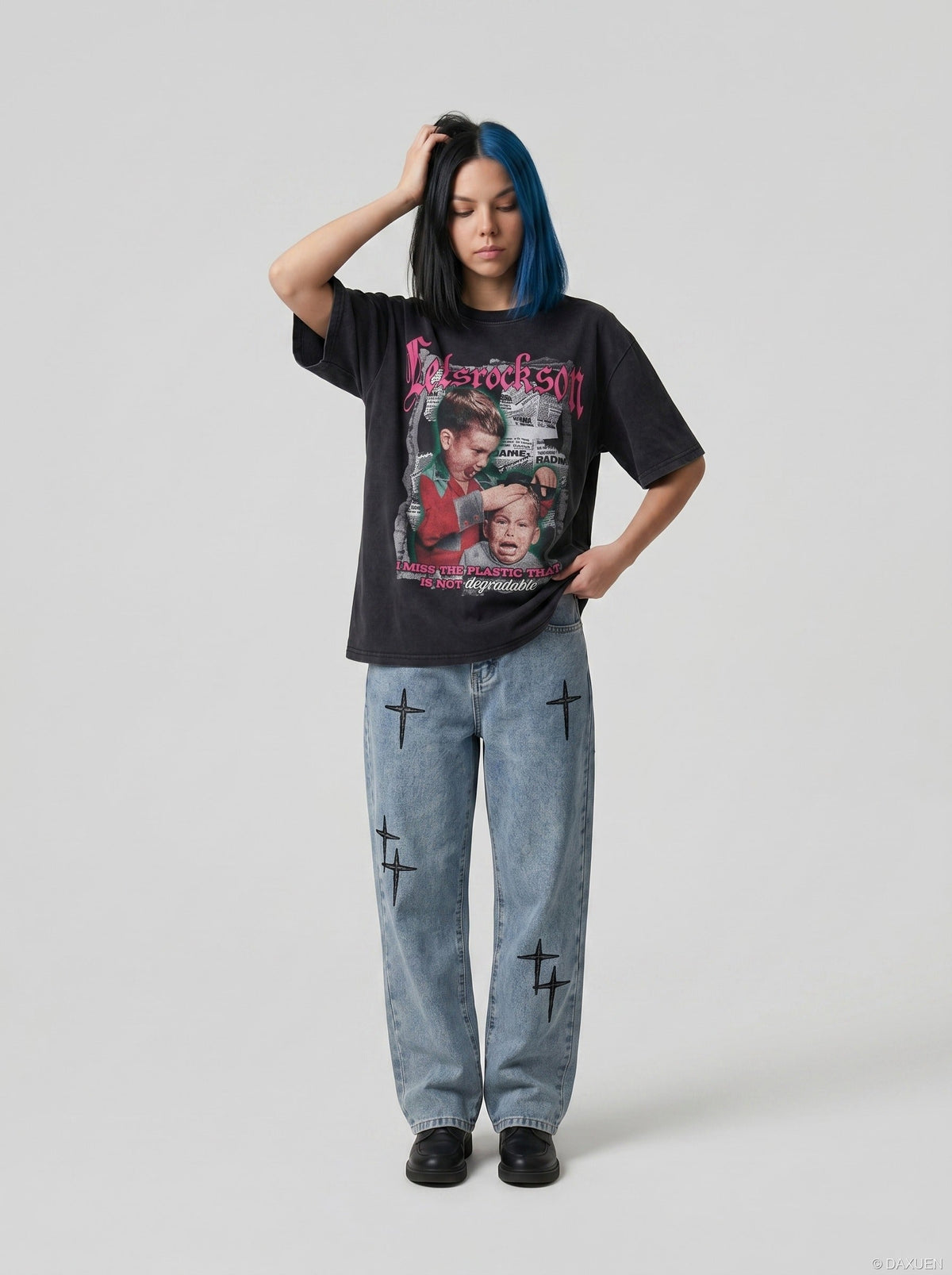 DAXUEN Distressed graphic short-sleeved T-shirt — model photo