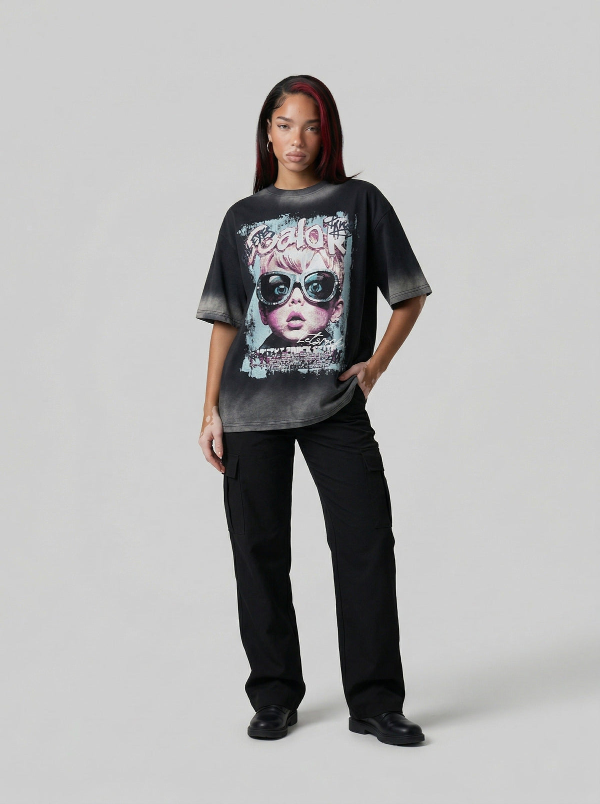 DAXUEN Distressed oversized short-sleeved graphic T-shirt — model photo