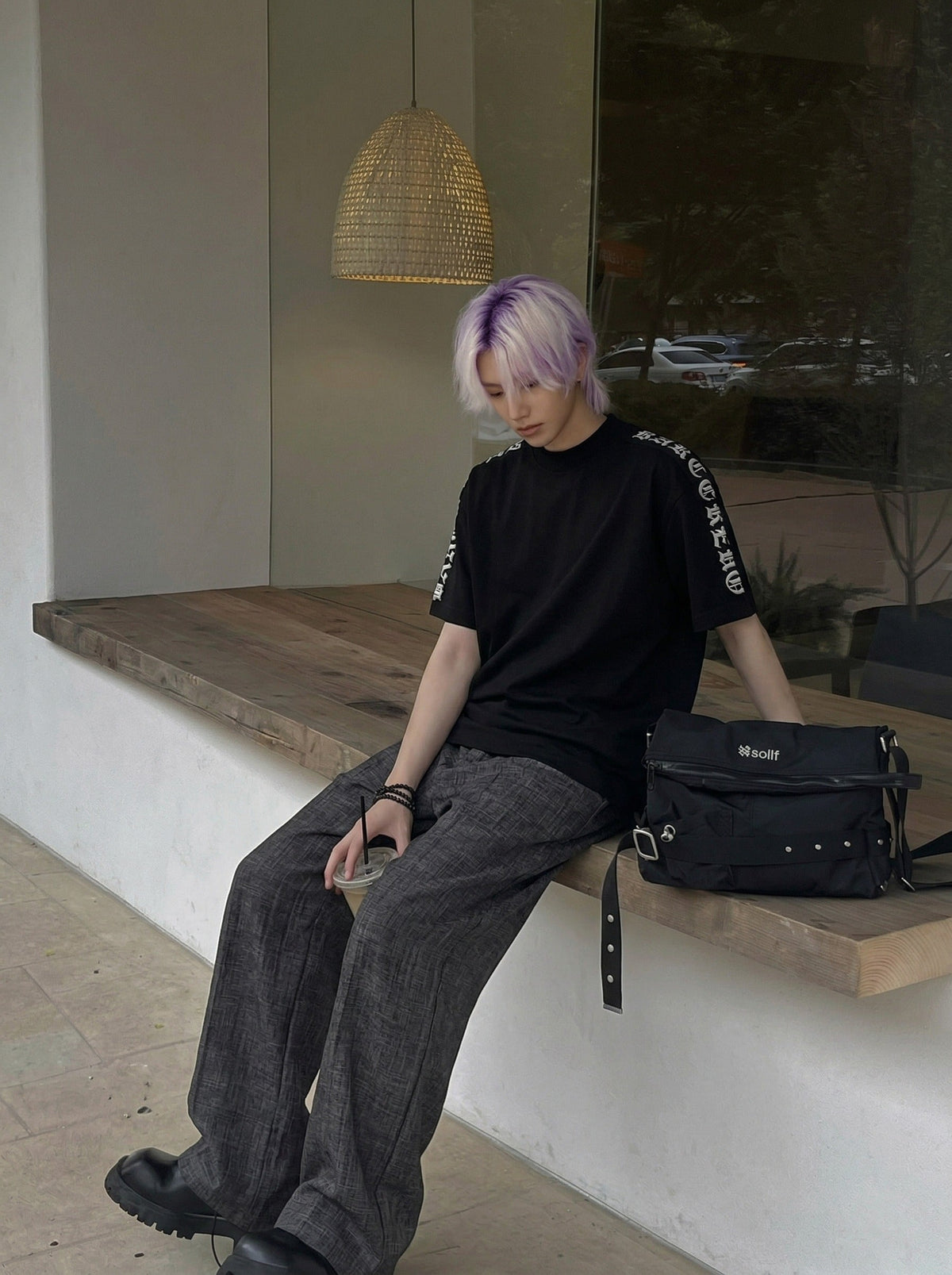 DAXUEN Distressed short-sleeved graphic t-shirt — model photo