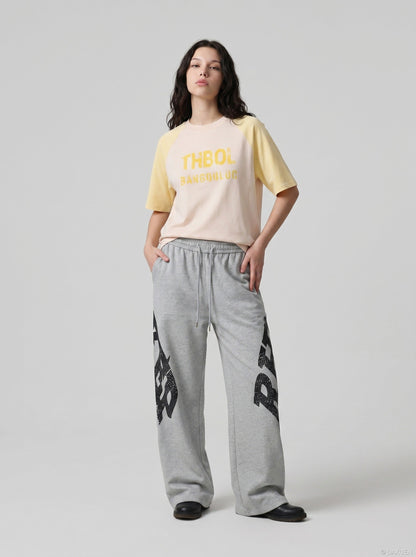 DAXUEN Short-sleeved crew-neck t-shirt with graphic print — model photo