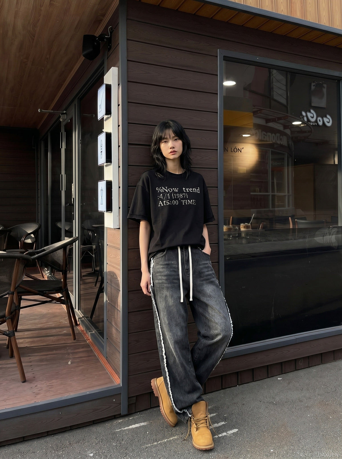 DAXUEN Distressed typewriter print short-sleeved T-shirt — model photo