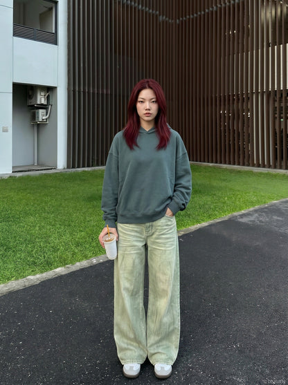 DAXUEN Oversized relaxed-fit hoodie with dropped shoulders — model photo