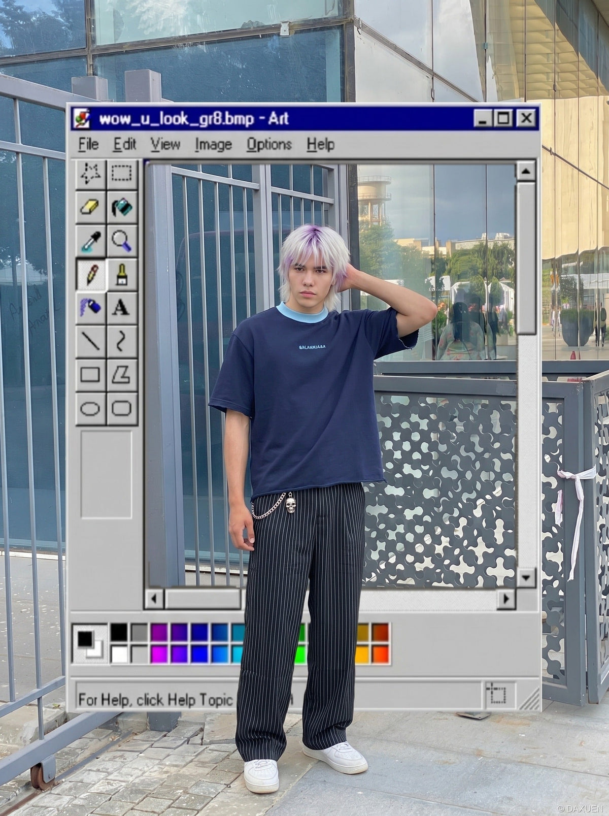 DAXUEN Relaxed-fit crew-neck t-shirt with bold text — model photo