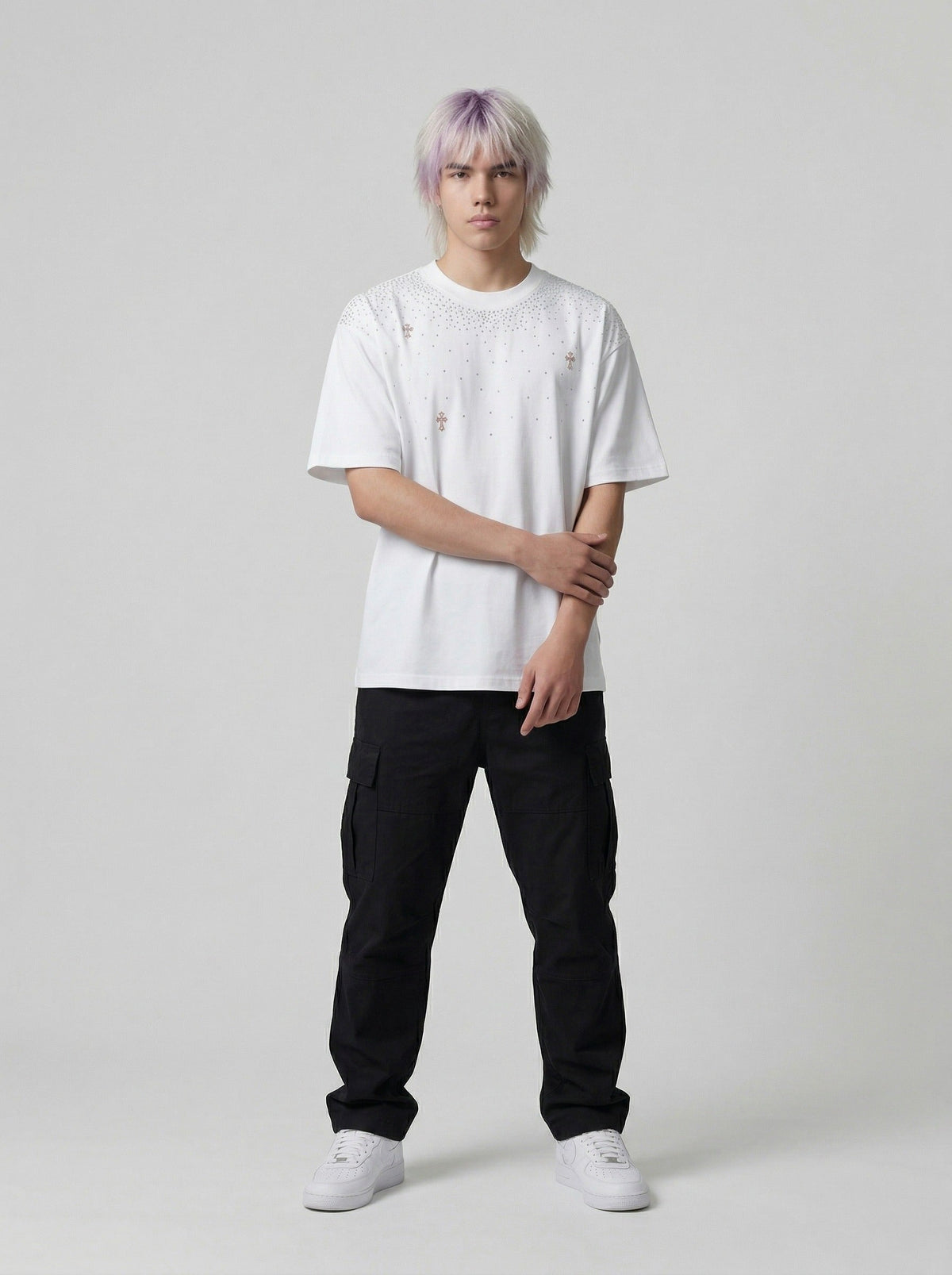DAXUEN Embellished crew neck T-shirt in black and white — model photo