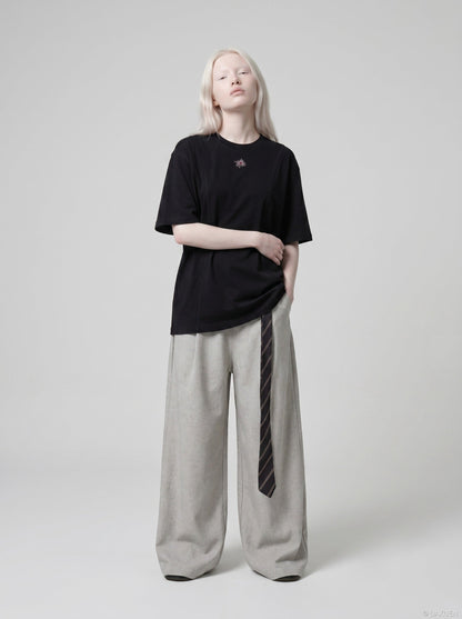 DAXUEN Oversized short-sleeved crew neck t-shirt — model photo
